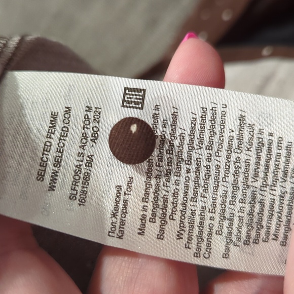 NWOT Selected Femme Brown Polka dot 1/2 button up blouse - Picture 6 of 10